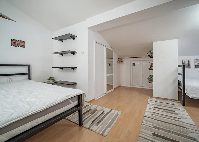 Crosswaybg Apartment